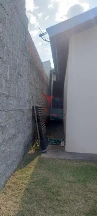 Imagem Casa com espaço externo com cobertura , garagem, em Guaratinguetá