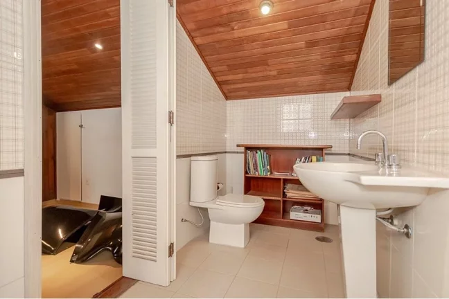 Imagem Casa à venda no bairro Chácara das Pedras - Porto Alegre/RS