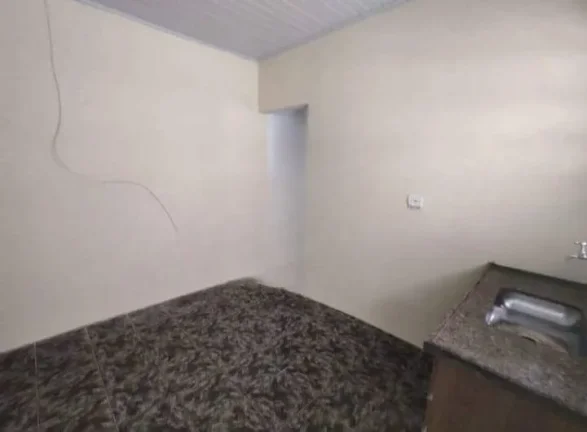 Imagem Casa de fundos com vaga para Locação na Vila Alto Sto André