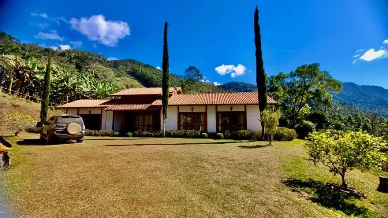 Imagem Refúgio de Altitude em São Bento do Sapucaí: 175.000 m² de Privacidade e Vista Permanente para a Pedra do Baú