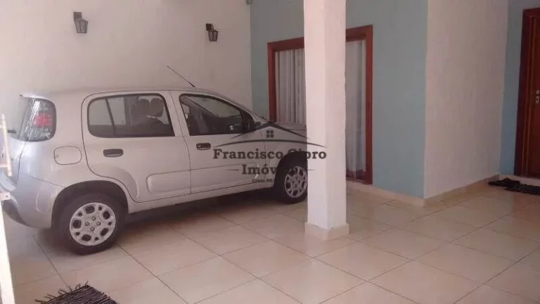 Casa à venda no bairro Cohab - Guaratinguetá/SP