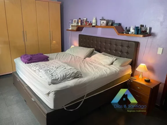 Imagem SANTO ANDRÉ Sobrado 280M², 3 dormitórios, 2 vagas, espaço gourmet, com ótima localização e valor !!!