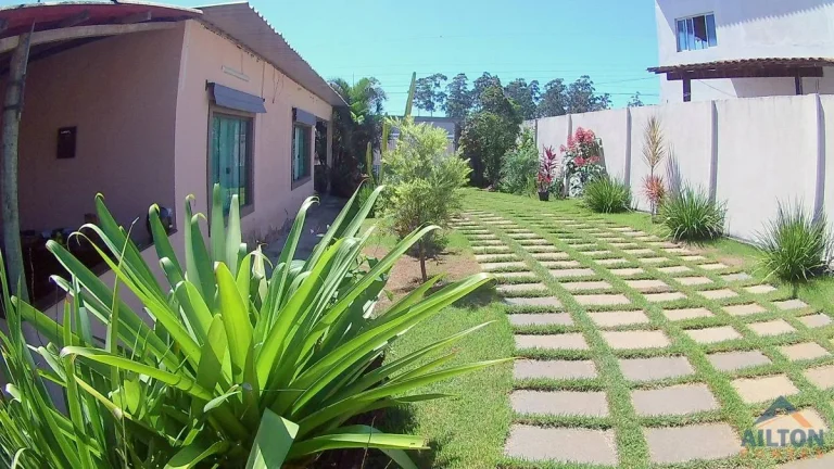 Imagem Linda Casa Linear com 4 Quartos e 1120m2 de Área Total à Venda no Bairro Perocão - Guarapari/ES