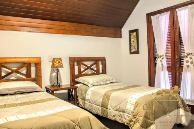 Imagem Apartamento com 3 dormitórios à venda no Capivari em Campos do Jordão/SP