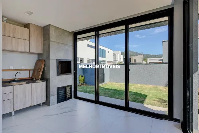 Imagem Casa alto padrão á venda em Condomínio Fechado localizada em Camboriú