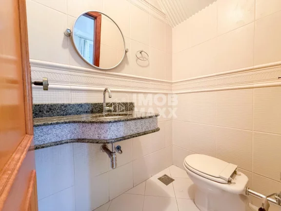 Imagem Casa para Alugar no Núcleo Bandeirante, 5 Quartos, 3 Suítes, 378m²