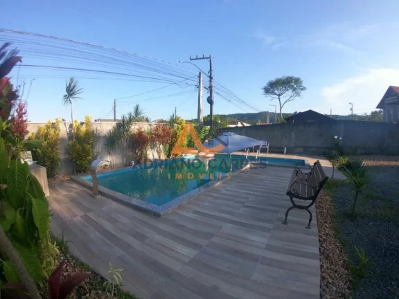 Imagem Adriano Carpes Imóveis vende - Casa com dois dormitórios, sendo uma suíte, com piscina no Bairro Nossa Senhora de Fatima em Penha -SC