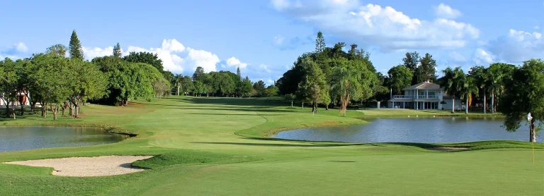 Imagem Mansão Exclusiva em Condomínio com Campo de Golfe e Valor Histórico Único