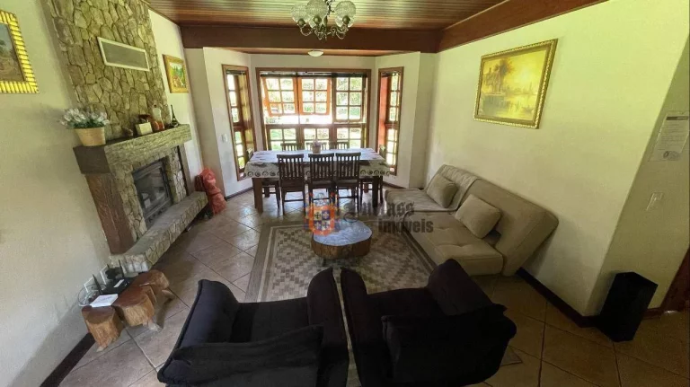 Imagem Chácara com 4 dormitórios à venda, 4000 m² por R$ 2.000.000 - Monte Verde - Camanducaia/MG