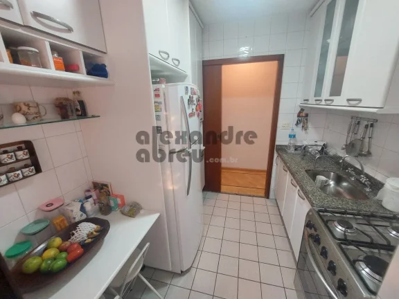 Imagem Apartamento com 3 dormitórios e 2 vagas à venda, 70 m² na Vila Andrade