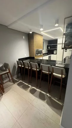 Imagem Apartamento com 3 dormitórios sendo 1 suíte e 2 vagas de garagem em Joinville/SC
