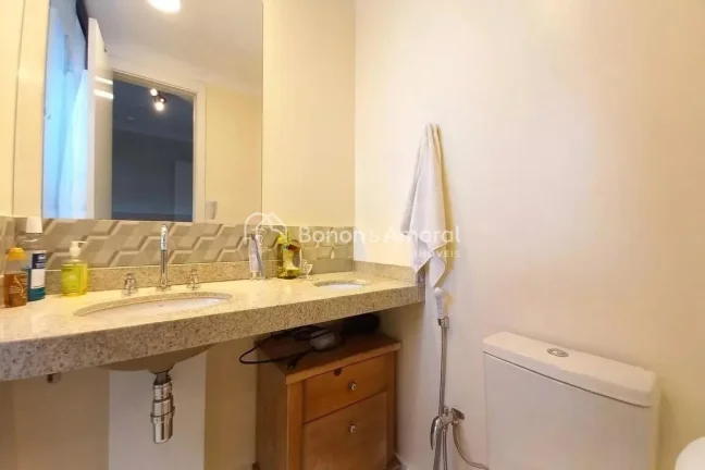 Imagem Este apartamento de 3 dormitórios, sendo 1 suíte, e 3 banheiros oferece conforto e praticidade par...