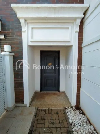 Imagem Localizada em um ambiente tranquilo, com apenas 59 residências, esta aconchegante e charmosa casa e...