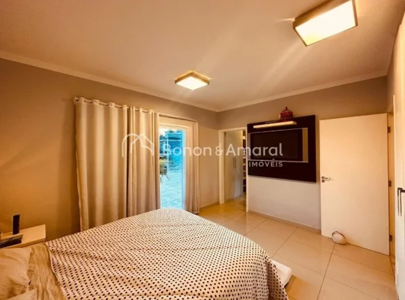Imagem Casa Ã  venda em condomÃ­nio na cidade de Valinhos/SP.

Sobrado com design contemporÃ¢neo, com 3 suÃ...