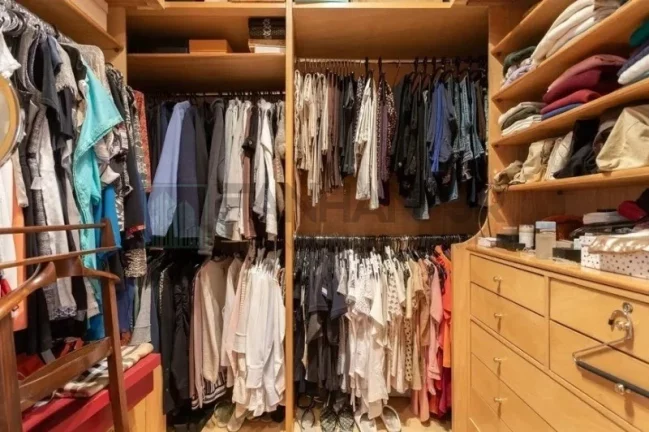 Imagem Venha se encantar com este espetacular apartamento localizado no coração do Jardim Europa, ao lado do Clube Pinheiros e do Shopping Iguatemi. Com 4