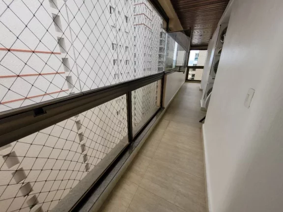 Imagem APARTAMENTO COM 3 DORMITÓRIOS, SENDO 1 SUÍTE, VARANDA GOURMET, PREDIO COM PISCINA, 1 QUADRA DA PRAIA DAS ASTÚRIAS
