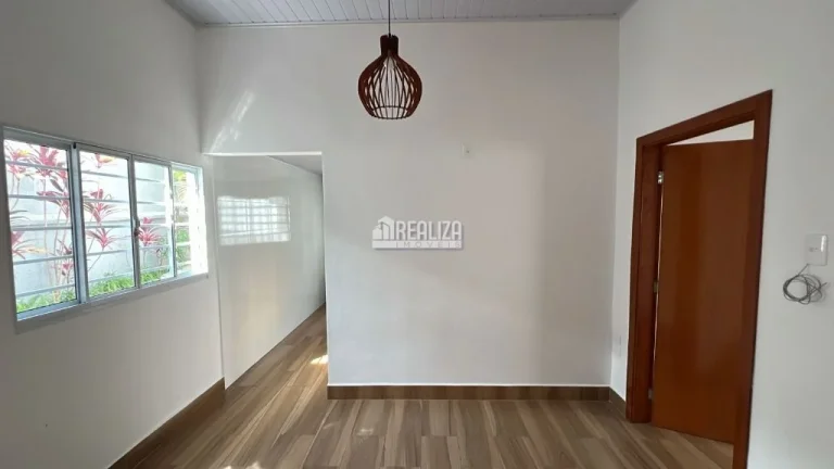 Imagem Encantadora casa de 4 dormitórios no bairro Estados Unidos em Uberaba