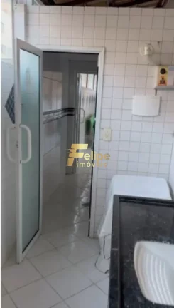 Imagem Que tal morar em um apartamento espaçoso, com 2 quartos, sendo 1 suíte, 2 salas, 2 banheiros e 80,00 m2 de área, além de uma vaga de garagem e área externa lateral?