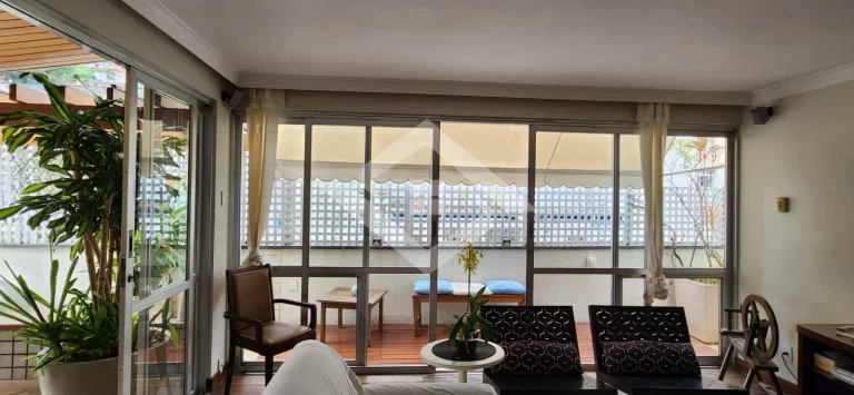 Imagem Cobertura de 3 Quartos para Venda em Copacabana com 180 m²