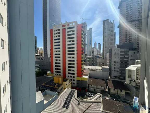Imagem Apartamento Quadra Mar para Venda em Balneário Camboriú, CENTRO, 2 dormitórios, 1 suíte, 2 banheiros, 1 vaga