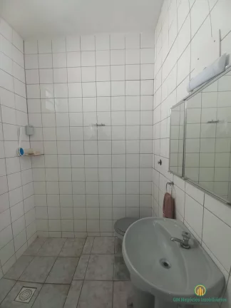 Imagem Casa de construção sólida em rua s/saída próximo centro de Cotia.,doct ok!