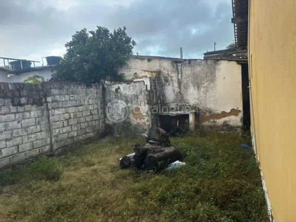 Imagem Casa Antiga com Potencial no Conjunto Ponta Negra