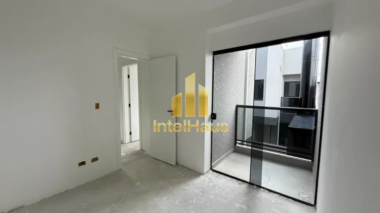 Imagem Sobrado novo em condomínio no Alto Boqueirão, com aproximadamente 88 m² privativos, distribuídos...