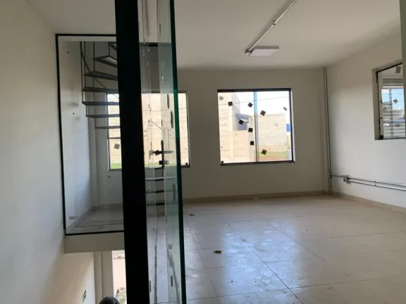 Imagem Barracão: Área do Terreno: 820,00 m² Área Construída 820 m² - Com recepção; 02 sala; 06 banh...