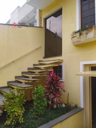 Imagem AMPLO SOBRADO A VENDA NO SITIO DA FIGUEIRA, COM 297 METROS E ÁREA GOURMET COM CHURRASQUEIRA. RUA TRANQUILA, PRÓXIMO A UBS E AMA VILA CALIFÓRNIA.