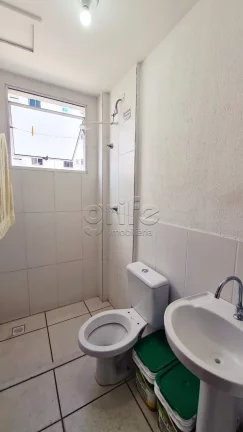 Imagem Apartamento de 2 quartos, 1 banheiro mais vaga de garagem, com transporte público e supermercados e...