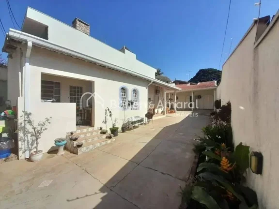 Imagem Duas casas no mesmo terreno, localização estratégica e excelente custo-benefício

Esta é uma da...
