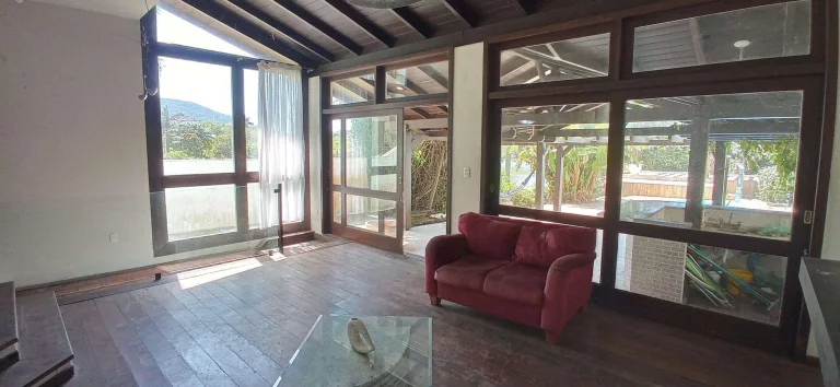 Imagem Casa com 4 dormitórios (2 suítes) à venda, 326 m² - Lagoa da Conceição - Florianópolis/SC (TRAPICHE EXLUSIVO COM ACESSO À LAGOA)