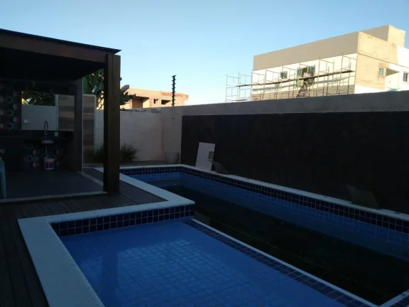 Imagem Casa de Luxo no Condomínio Ravines - Espaço, Conforto e Elegância