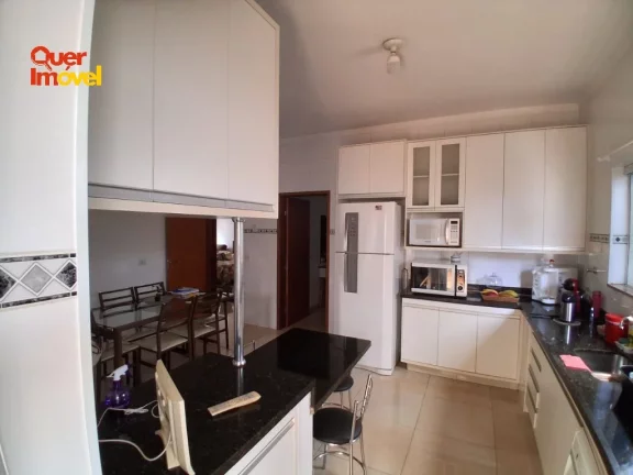 Imagem Casa em Condomínio à Venda em Ribeirão Preto-SP 3 quartos, 1 suíte, 4 vagas, 210m² - Condomínio Bella Città