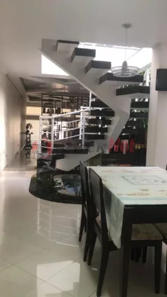 Imagem Lindo sobrado de alto padrão à venda, localizado no bairro Campestre, Santo André com 3 suítes, 4 vagas, 347m².