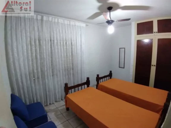 Imagem Apartamento à venda na Guilhermina, Praia Grande-SP: 1 quarto, 1 sala, 1 banheiro e vaga de garagem. Confira!