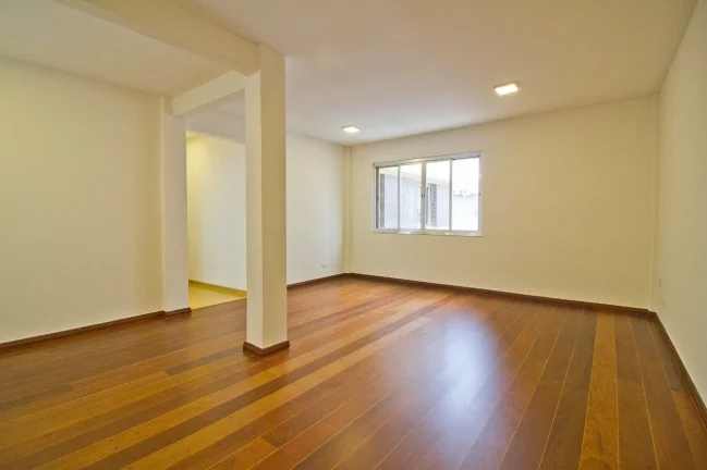 Imagem Apartamento 100M² Reformado, 2Q, 1 Suíte, 2 Banheiros, 1 Vaga, Salão de Festas e Salão de Jogos.