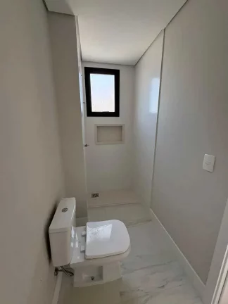 Imagem Apartamento com 3 suítes e 2 vagas de garagem em Piçarras/SC