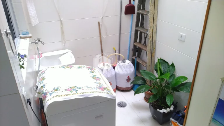 Imagem Sobrado à venda, com 83m² 2 suítes e 2 vagas, impecável semi novo com piso em porcelanato e sol da manhã - Vila Celeste, São Paulo, SP