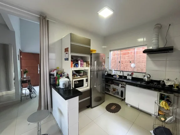 Imagem Casa à Venda em Campo Grande-MS no Bairro Tiradentes com 3 Quartos e 90m² de Área