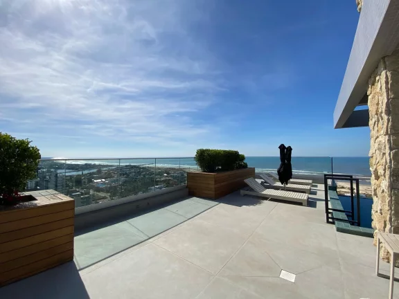Imagem Apartamento à venda em Torres, Predial, com 3 quartos, 142,4m²
