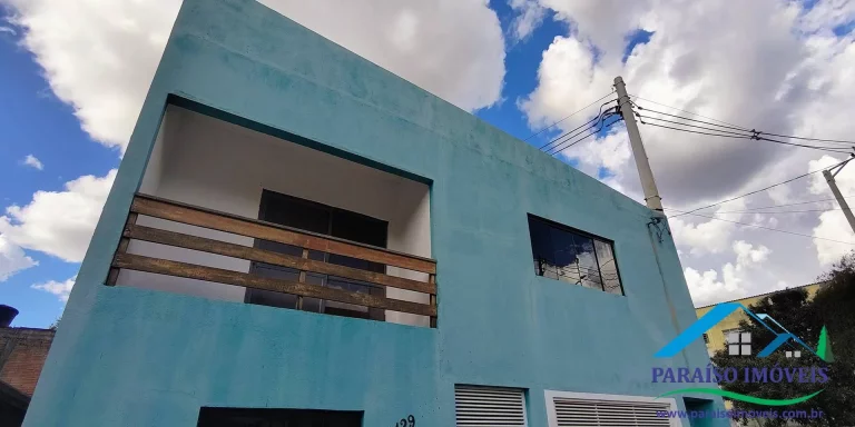 Oportunidade Única! Casa com 3 Quartos, Garagem Coberta e Ótima Localização