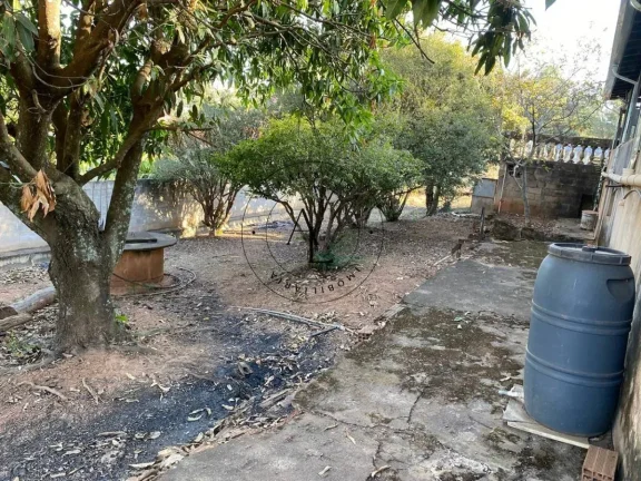 Imagem Chácara Encantadora com 2 Dormitórios, Piscina e Ampla Área Verde