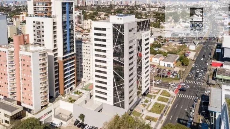 Imagem Imóvel Comercial a Venda no bairro Champagnat - Curitiba, PR