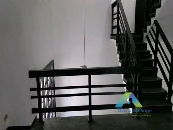 Imagem DIADEMA Sobrado 184M², 3 dormitórios, 1 suíte, 2 vagas, ótima localização e valor !!!!