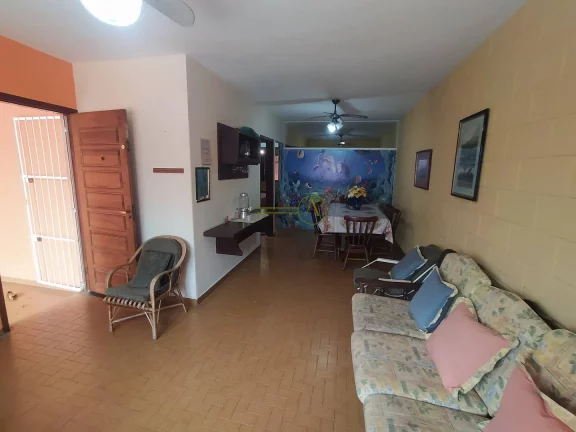 Imagem Casa com 2 dorms, á 500m da Praia, perto do centro à venda em Peruíbe