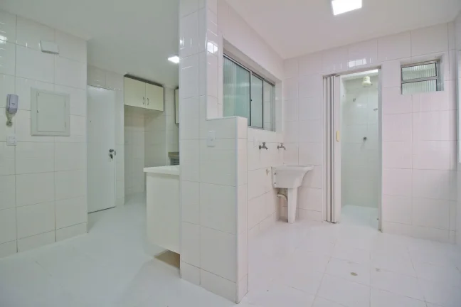Imagem Apartamento 106M², 3Q, 1 Suíte, 2 Banheiros, 1 Vaga, Piscina, Churrasqueira, Salão de Festas e Jogos, Playground, Brinquedoteca, Armários, Jardim.