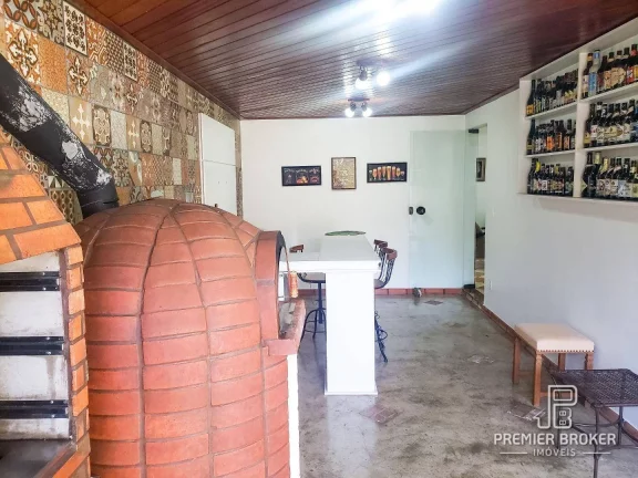 Imagem Casa com 3 dormitórios à venda, 250 m² por R$ 890.000,00 - Panorama - Teresópolis/RJ