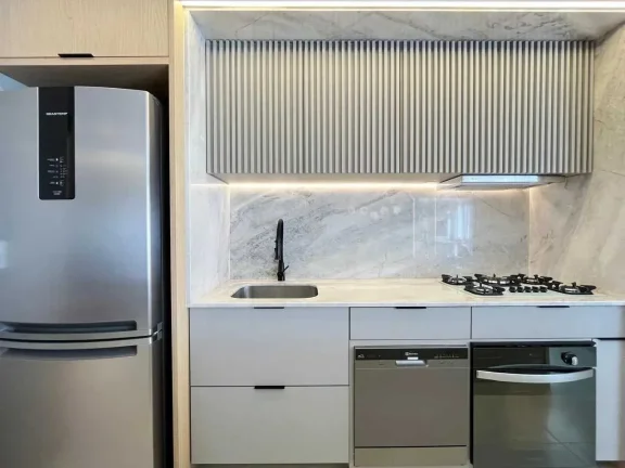 Imagem Apartamento mobiliado com 3 dormitórios sendo 1 suíte e 2 vagas de garagem em Balneário Camboriú