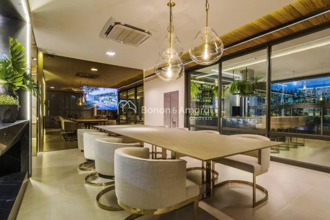 Imagem Magnífico apartamento no Cambuí, no Edifício Le Reve, com 316 m². 

O imóvel possui living para...